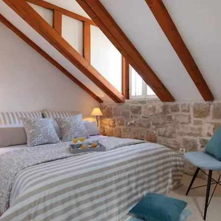 Vauquer Apartment Split
