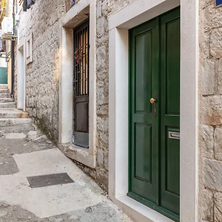 Vauquer Apartment